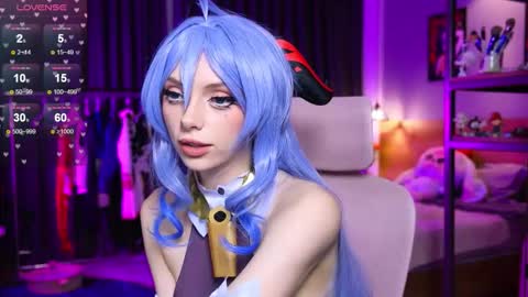 Holli online show from February 4, 11:27 am