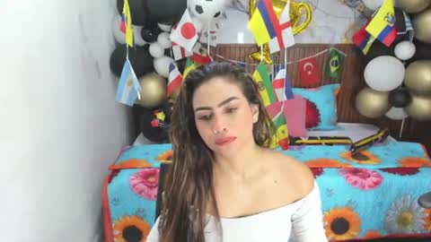 Holly 22 online show from July 1, 11:01 am