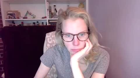 holly_bourbon online show from March 8, 10:46 pm