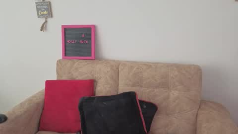 Snapshot of hollycute54 chatting on November 7, 5:46 pm Holly online show from November 7, 5:46 pm