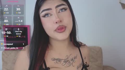 Snapshot of hollycute54 chatting on December 17, 7:42 pm Holly online show from December 17, 7:42 pm