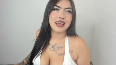 Snapshot of hollycute54 chatting on May 23, 7:07 pm Holly online show from May 23, 7:07 pm