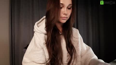 hollyextra online show from November 11, 3:23 pm