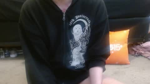 Snapshot of hollyhawkes chatting on April 25, 11:24 pm Holly Hawkes online show from April 25, 11:24 pm
