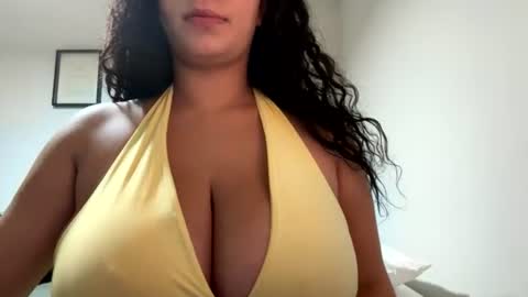 Snapshot of hollykoff chatting on July 4, 1:28 pm space online show from July 4, 1:28 pm