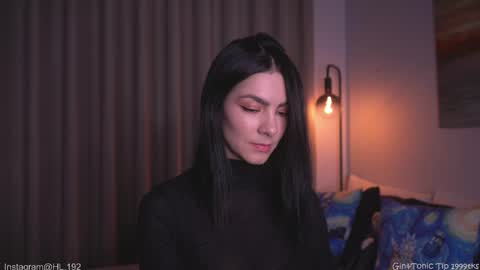 Holly Linder online show from April 18, 2:37 am