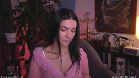 Snapshot of hollylinder_ chatting on May 23, 2:17 am Holly Linder online show from May 23, 2:17 am