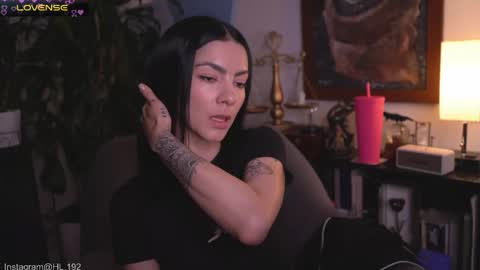 Snapshot of hollylinder_ chatting on May 24, 2:38 am Holly Linder online show from May 24, 2:38 am