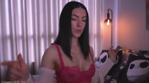 Snapshot of hollylinder_ chatting on June 7, 7:39 pm Holly Linder online show from June 7, 7:39 pm