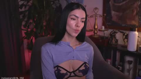 Snapshot of hollylinder_ chatting on June 14, 1:47 am Holly Linder online show from June 14, 1:47 am