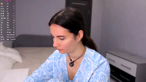 Snapshot of hollymonica chatting on July 17, 6:20 am Delly online show from July 17, 6:20 am