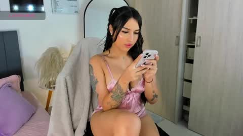Snapshot of hollyprincess_2 chatting on May 3, 3:01 am holly princess mermaid online show from May 3, 3:01 am