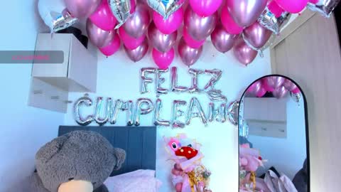 Snapshot of hollyprincess_2 chatting on May 31, 4:53 am holly princess mermaid online show from May 31, 4:53 am