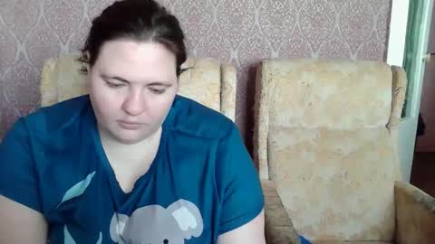 Snapshot of hollyxeva chatting on April 15, 6:53 am HollyXEva online show from April 15, 6:53 am