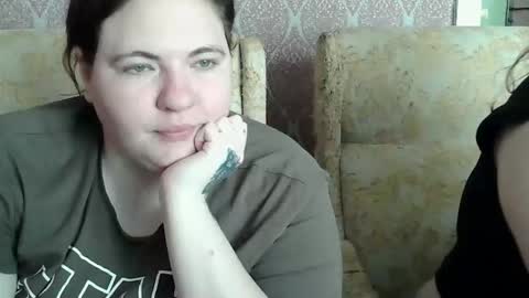 Snapshot of hollyxeva chatting on April 27, 10:46 am HollyXEva online show from April 27, 10:46 am