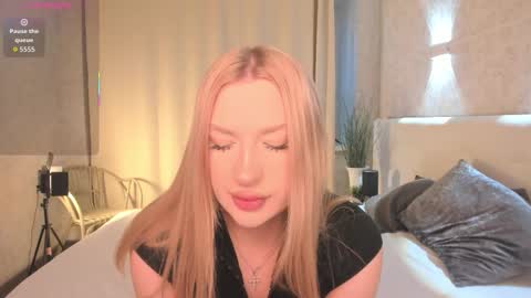 Emma online show from March 30, 1:06 am