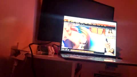 Snapshot of holtsteelxx6 chatting on April 30, 5:47 am holtsteelxx6 online show from April 30, 5:47 am