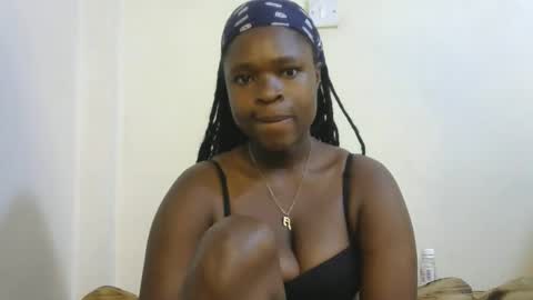 holy_ebony online show from March 31, 2:57 am