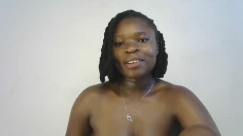 Snapshot of holy_ebony chatting on April 19, 10:25 am holy_ebony online show from April 19, 10:25 am