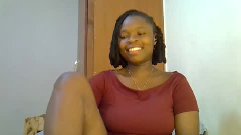Snapshot of holy_ebony chatting on April 27, 8:12 am holy_ebony online show from April 27, 8:12 am