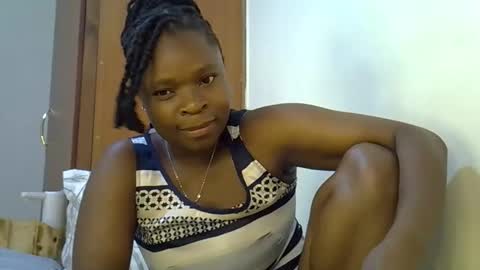 Snapshot of holy_ebony chatting on May 7, 10:48 pm holy_ebony online show from May 7, 10:48 pm
