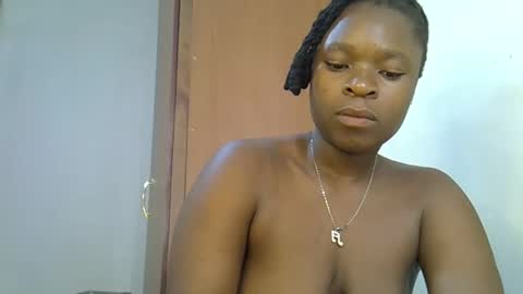 Snapshot of holy_ebony chatting on May 9, 9:14 am holy_ebony online show from May 9, 9:14 am