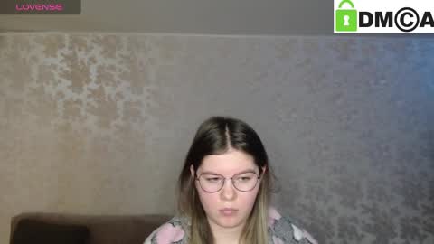 Welcome guys  Pleasure to see you all here  My name is MichaelaTip menu is active Private is open  online show from December 10, 5:07 am