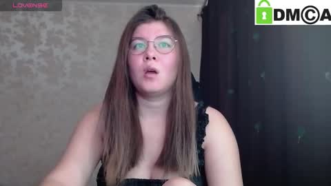 Welcome guys  Pleasure to see you all here  My name is MichaelaTip menu is active Private is open  online show from October 8, 4:32 am