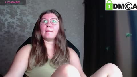 Welcome guys  Pleasure to see you all here  My name is MichaelaTip menu is active Private is open  online show from October 13, 3:39 am