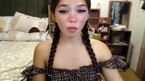 Snapshot of holy_molly1 chatting on May 9, 2:44 pm holy_molly1 online show from May 9, 2:44 pm