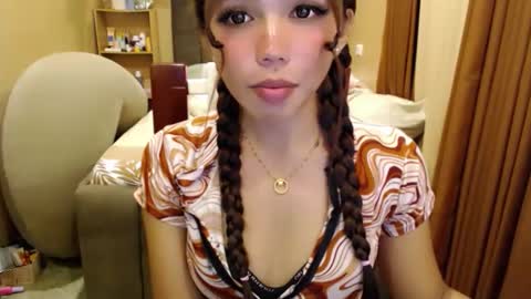 Snapshot of holy_molly1 chatting on May 31, 6:09 pm holy_molly1 online show from May 31, 6:09 pm