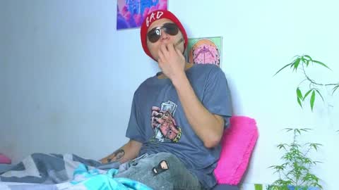      online show from March 25, 8:09 am