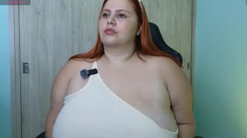 Snapshot of holybeauty_ chatting on May 2, 1:10 am Jam online show from May 2, 1:10 am
