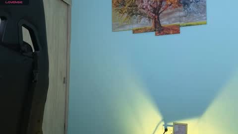 Snapshot of holybeauty_ chatting on May 26, 12:28 am Jam online show from May 26, 12:28 am