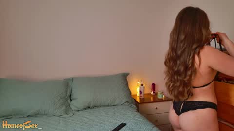 Snapshot of homeofsex_ chatting on May 3, 12:33 pm Jack and Sally online show from May 3, 12:33 pm