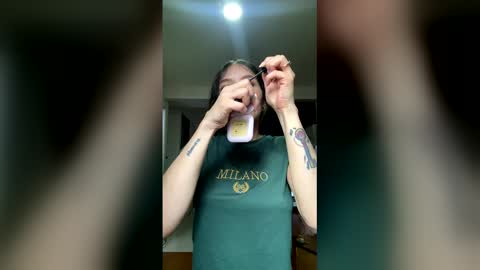 Snapshot of honeeeey_ chatting on March 28, 8:41 pm honeeeey_ online show from March 28, 8:41 pm