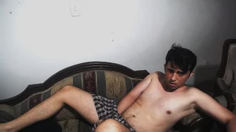 Snapshot of honey_baby19 chatting on June 2, 2:13 am Jhonny online show from June 2, 2:13 am