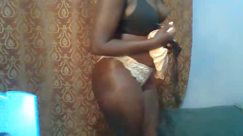 honey_beb online show from January 6, 5:38 pm