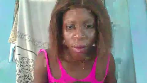 Snapshot of honey_bug2 chatting on April 4, 2:36 pm Queen online show from April 4, 2:36 pm