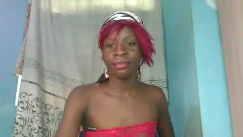Snapshot of honey_bug2 chatting on April 8, 9:20 am Queen online show from April 8, 9:20 am