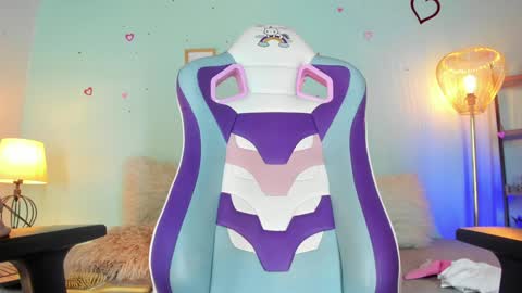 Snapshot of honey_fox01 chatting on December 27, 8:28 pm HONEY online show from December 27, 8:28 pm