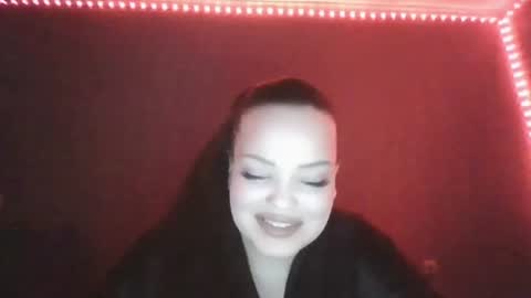 Snapshot of honey_miracle chatting on June 26, 6:23 pm honey_miracle online show from June 26, 6:23 pm