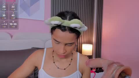 honey_sofii_ online show from October 2, 11:39 am