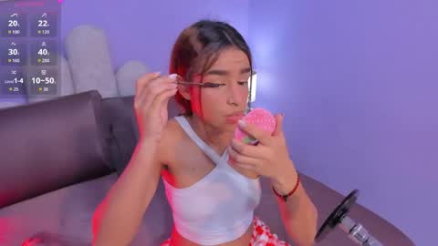 Snapshot of honey_sofii_ chatting on May 30, 11:40 am honey_sofii_ online show from May 30, 11:40 am