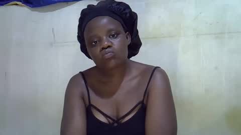 Snapshot of honey_sunshiny chatting on April 25, 5:32 am honey_sunshiny online show from April 25, 5:32 am