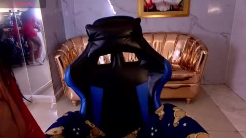 HONEY  online show from March 16, 1:15 pm