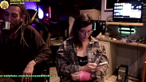 Honey and Bear online show from December 15, 4:07 am