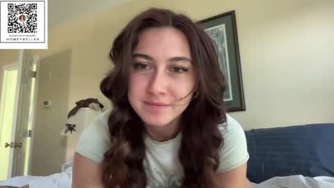 Snapshot of honeybelle8 chatting on May 19, 12:22 pm belle brunette online show from May 19, 12:22 pm