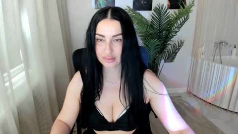 Jacqueline online show from May 19, 4:30 am