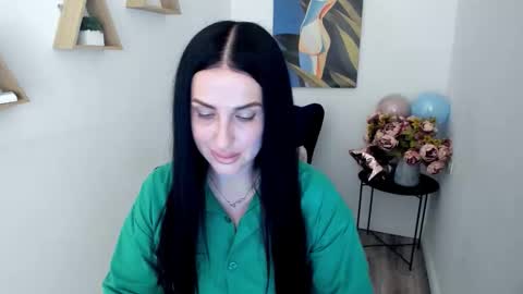 Jacqueline online show from May 29, 11:19 am